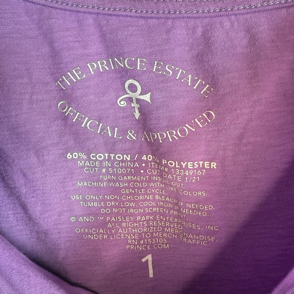 Torrid Prince Off-Shoulder Purple Graphic Tee with Doves Size 1 - Picture 3 of 4